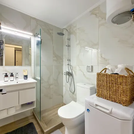 Apartamento Vivere 01 - Cozy By Metro Terminus Tessalónica