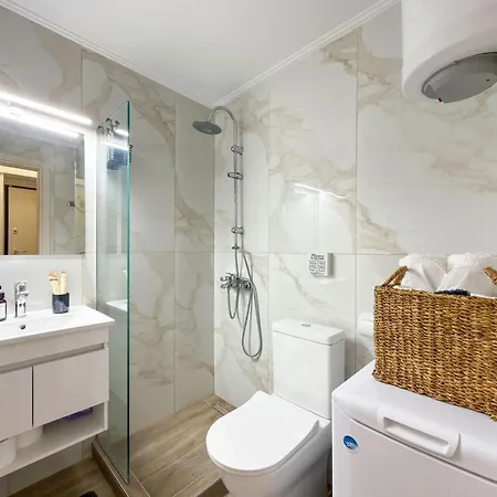 Apartamento Vivere 01 - Cozy By Metro Terminus Tessalónica