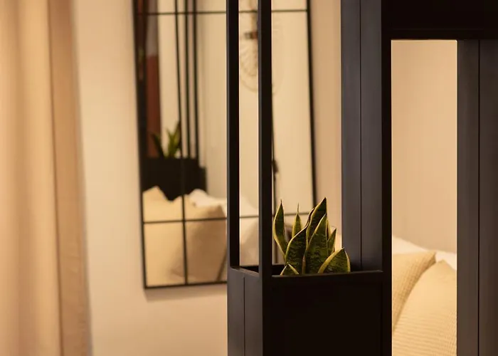 Vivere 01 - Cozy By Metro Terminus