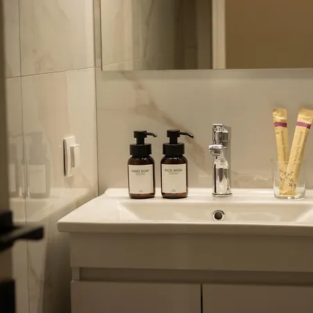 Vivere 01 - Cozy By Metro Terminus *